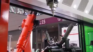 Macchina per taglio laser 3D a doppia stazione a 16 assi