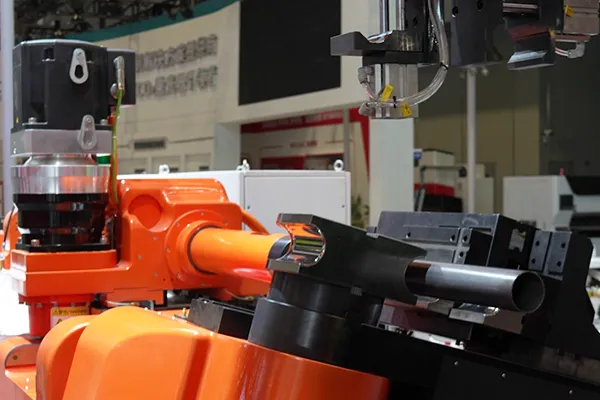 Macchine curvatubi CNC